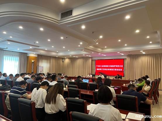 e1656061483ec2c8c8b152bcfaf41f1